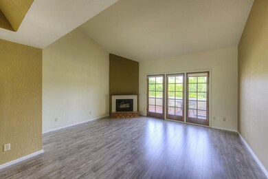 005_Living Room