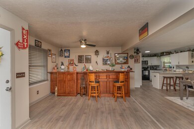 009_2242_shawnee_dr_009_907
