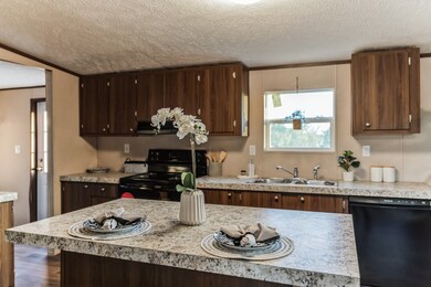 135 Frio Estates Dr, Moore, TX 78057 - photo 7