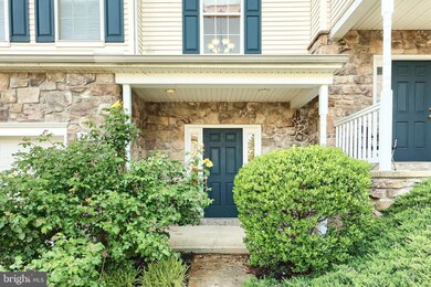 2112 Maple Crest Blvd, York, PA 17406 - photo 3