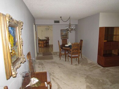 10523 W Palmeras Dr, Sun City, AZ 85373 - photo 3