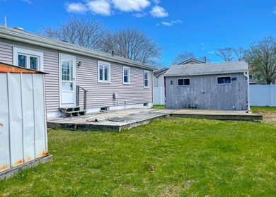 7 Center St, South Dartmouth, MA 02748 - photo 3