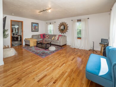194 Kellogg St-104