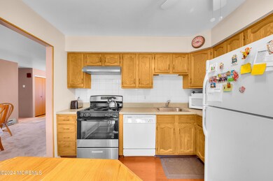 11 Cranston Ct - kitchen