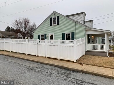 201 Orlon St, New Holland, PA 17557 - photo 2