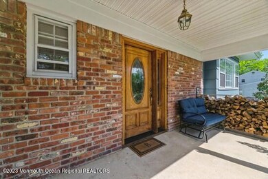 17 Oakland front porch