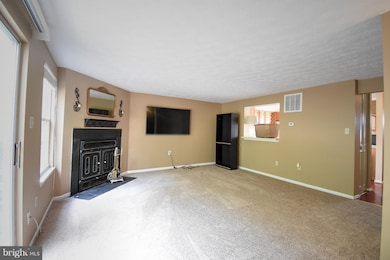 7527 Summer Blossom Ln, Columbia, MD 21046 - photo 4