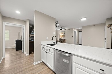 Kings Pointe Condominiums unit 1108, West Des Moines, IA 50266 - photo 5