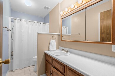 1431 Edgewood Dr, Waterloo, IA 50701 - photo 6