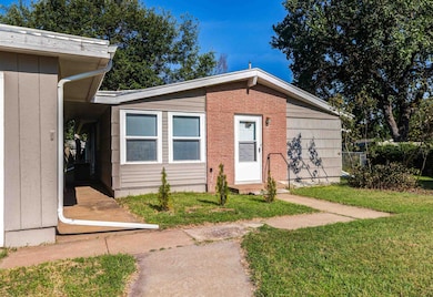 3007 Castle Ct, Salina, KS 67401 - photo 3