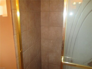 550 Como St, Struthers, OH 44471 - photo 2