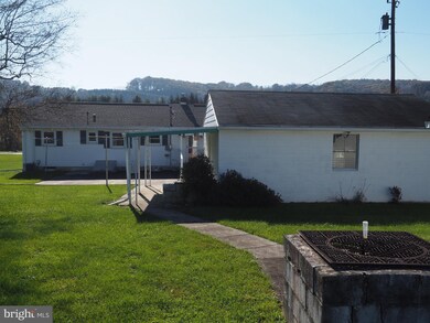 623 Penn Dr, Tamaqua, PA 18252 - photo 5