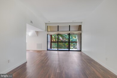 1639 Parkcrest Cir unit 300, Reston, VA 20190 - photo 4