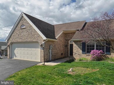 2325 Majestic Ct, Chambersburg, PA 17202 - photo 2