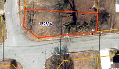 525 and 527 Amos St, High Point, NC 27260 - photo 2