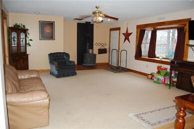 37 Mitchell St, Mechanic Falls, ME 04256 - photo 2