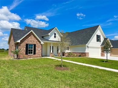 886 Oak Ridge Dr, Angleton, TX 77515 - photo 4