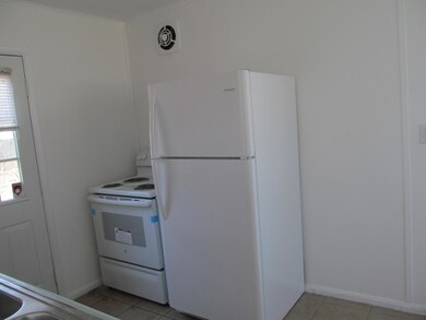 121 Saint Christopher Ln, Columbus, OH 43213 - photo 2