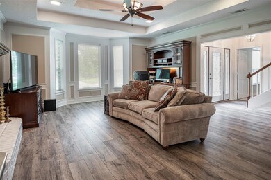 333 Cottonwood Ln, Hurst, TX 76054 - photo 4