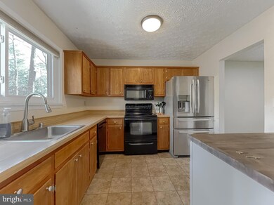 23339 Red Oak Ct, California, MD 20619 - photo 4