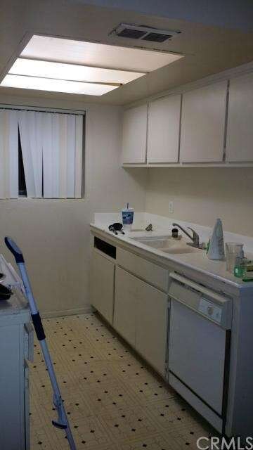 3420 Rainbow Ln, Highland, CA 92346 - photo 6