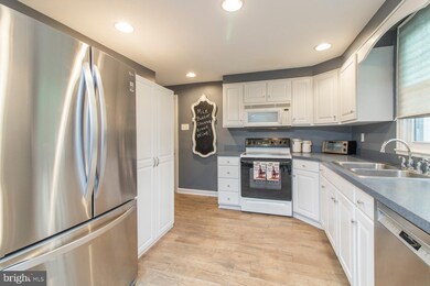 994 Hillside Dr, Southampton, PA 18966 - photo 6