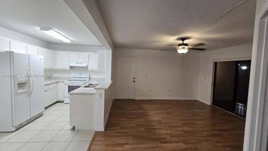 301 Palm Way unit 205, Pembroke Pines, FL 33025 - photo 3