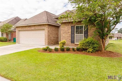 4945 Queens Carriage St, Zachary, LA 70791 - photo 2