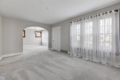 1419 Jenkinson Ct, Waukegan, IL 60085 - photo 4