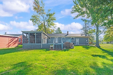 404 Sherwood Ave, Three Oaks, MI 49128 - photo 3