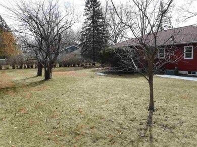 1806 Pin Oak Dr, Cedar Falls, IA 50613 - photo 3