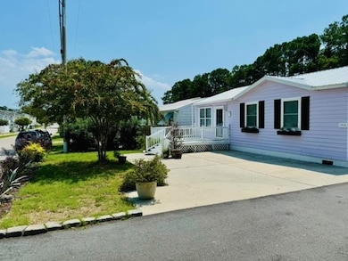 View of front of house featuring a front yard