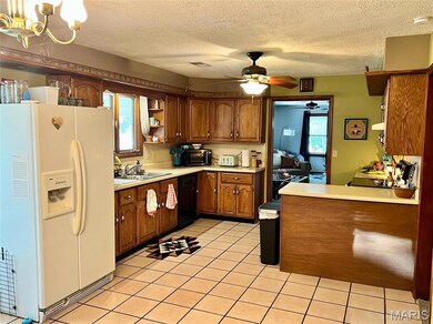 404 Oak St, Anna, IL 62906 - photo 5