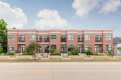 1012 2nd St SE, Cedar Rapids, IA 52401 - photo 2