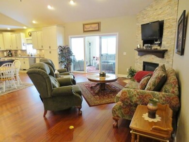 Living Room (800x600)