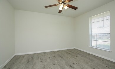 807 Grenshaw St, Houston, TX 77088 - photo 5
