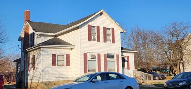 218 N Jefferson St, Berne, IN 46711 - photo 2