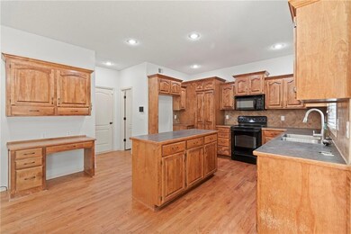 10008 N Marsh Ave, Kansas City, MO 64157 - photo 7