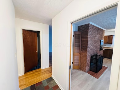 1016 Lambeth Dr, Columbus, OH 43220 - photo 5