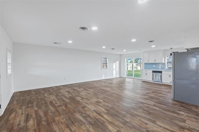 1049 Lake Land St, Lake Charles, LA 70605 - photo 5