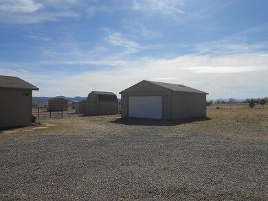 205 W Eleanor Rd, Paulden, AZ 86334 - photo 2