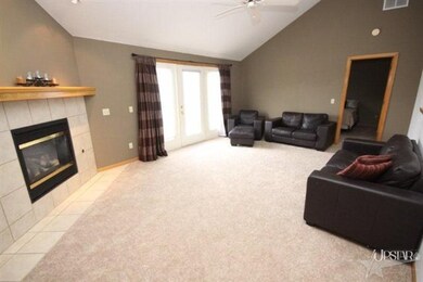 7422 Maeve Dr, Fort Wayne, IN 46835 - photo 6