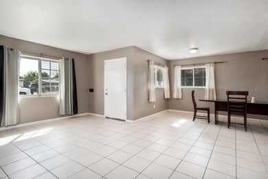 43601mainstreet-lr-5