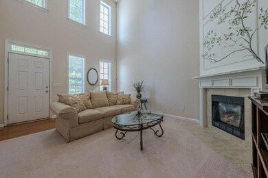 2-Story Living room. spacious and brighjt,