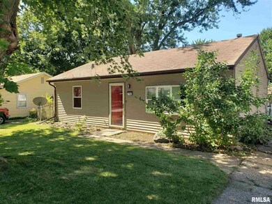 7112 Cedar St, Davenport, IA 52806 - photo 4