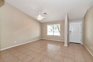Entry / Livingroom