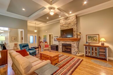 115 Whispering Pines Dr, Frankfort, KY 40601 - photo 4