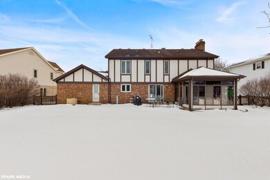 2949 Bonnie Brae Crescent, Flossmoor, IL 60422 - photo 2