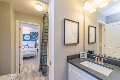 SC-IN-Landings-Continental-Bathroom 3