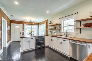 2706 Bomar Ave, Fort Worth, TX 76103 - photo 5